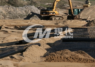 双向格栅应用案例2.jpg 双向格栅应用案例2.jpg